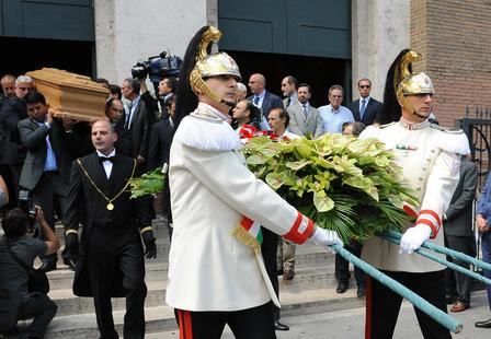 COLOMBO, I FUNERALI NELLA CHIESA DI SANT'EMERENZIANA - FOTO 1