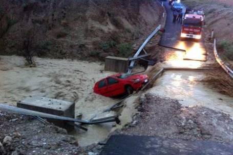Maltempo: Basilicata; auto travolta dall'acqua, muore donna