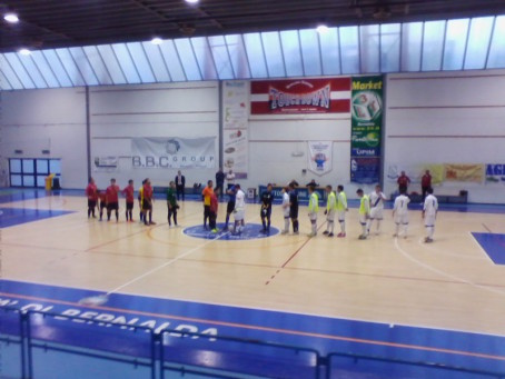 Ingresso in campo Bernalda Futsal-Trecchina C5