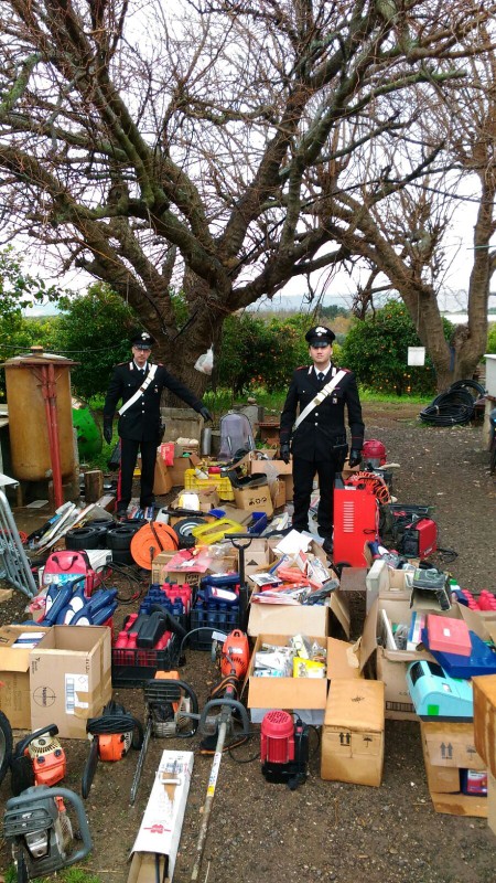 carabinieri merce