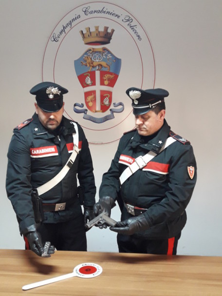 carabinieri pistola