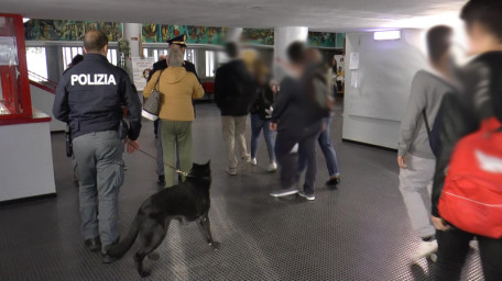 polizia controlli scuola 2