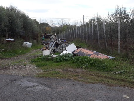 Centro Agricolo centro di raccolta rifiuti  ingombranti