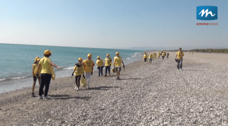 ripuliamo le spiagge