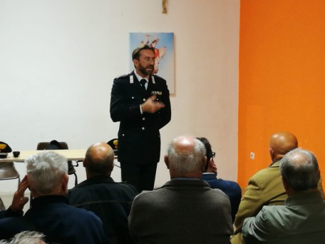 carabinieri incontro contro truffe