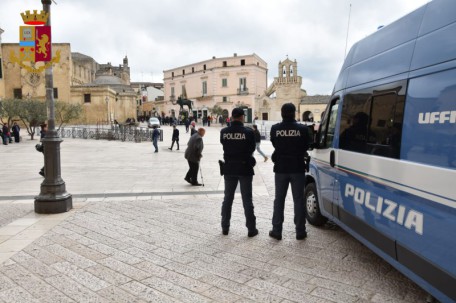 Piazza Vittorio Veneto polizia