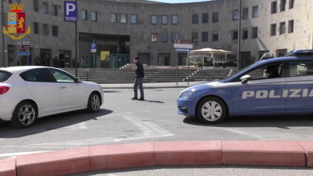 FOTO - arresto per violenza polizia matera sessuale del 1.6.2020 - comunicato stampa del 4.6.2020